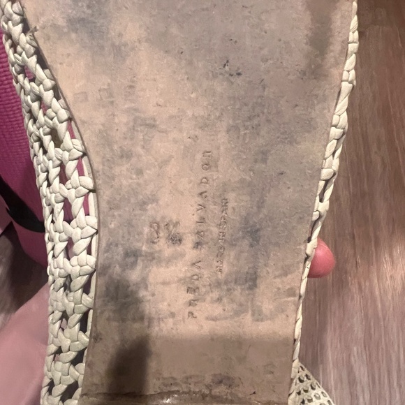 Freda Salvador flats - Picture 2 of 3